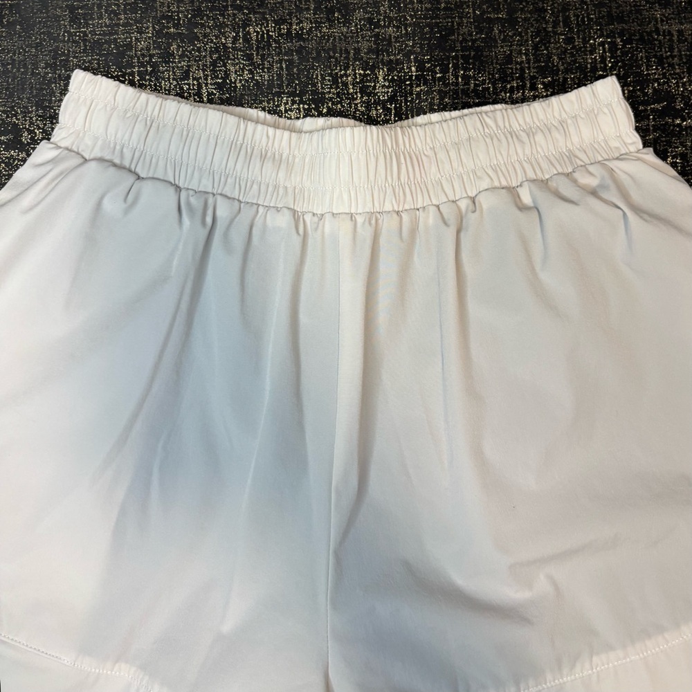 Alphalete Athletics Women Gray Stride Shorts Double Layered - Picture 3 of 10
